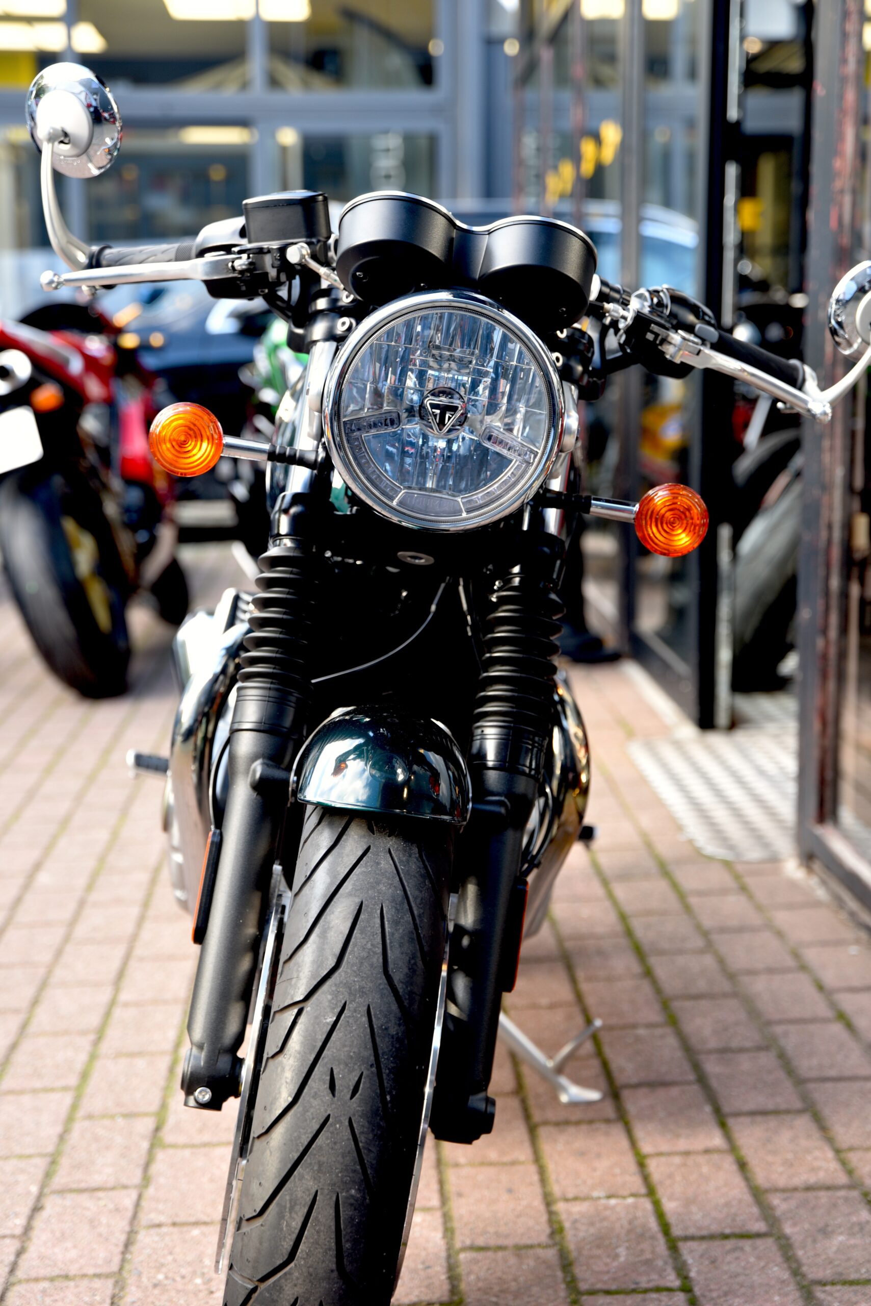 TRIUMPH 1200 THRUXTON – Image 5