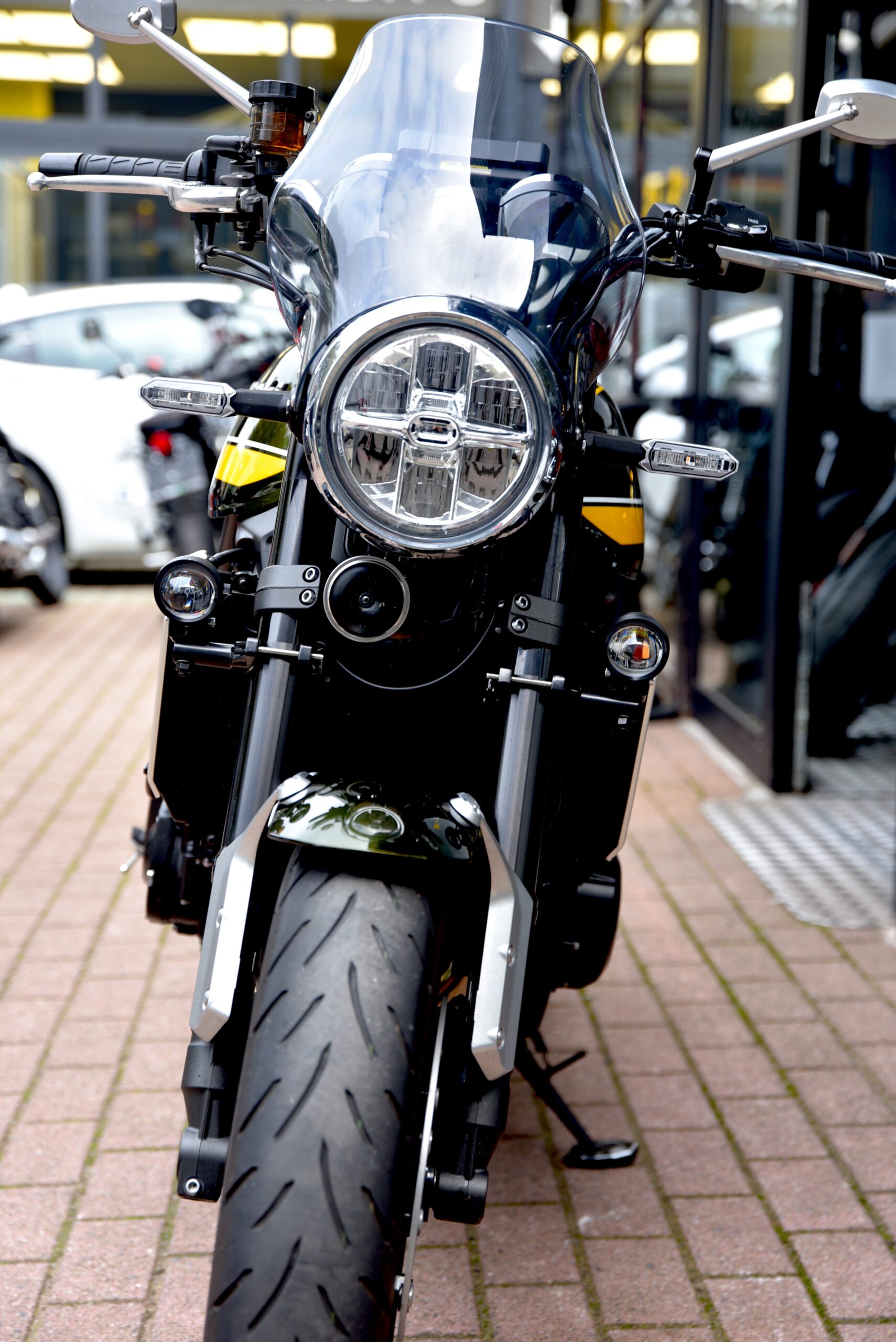 KAWASAKI Z 900 RS – Image 5