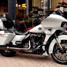 HARLEY DAVIDSON ROAD GLIDE CVO