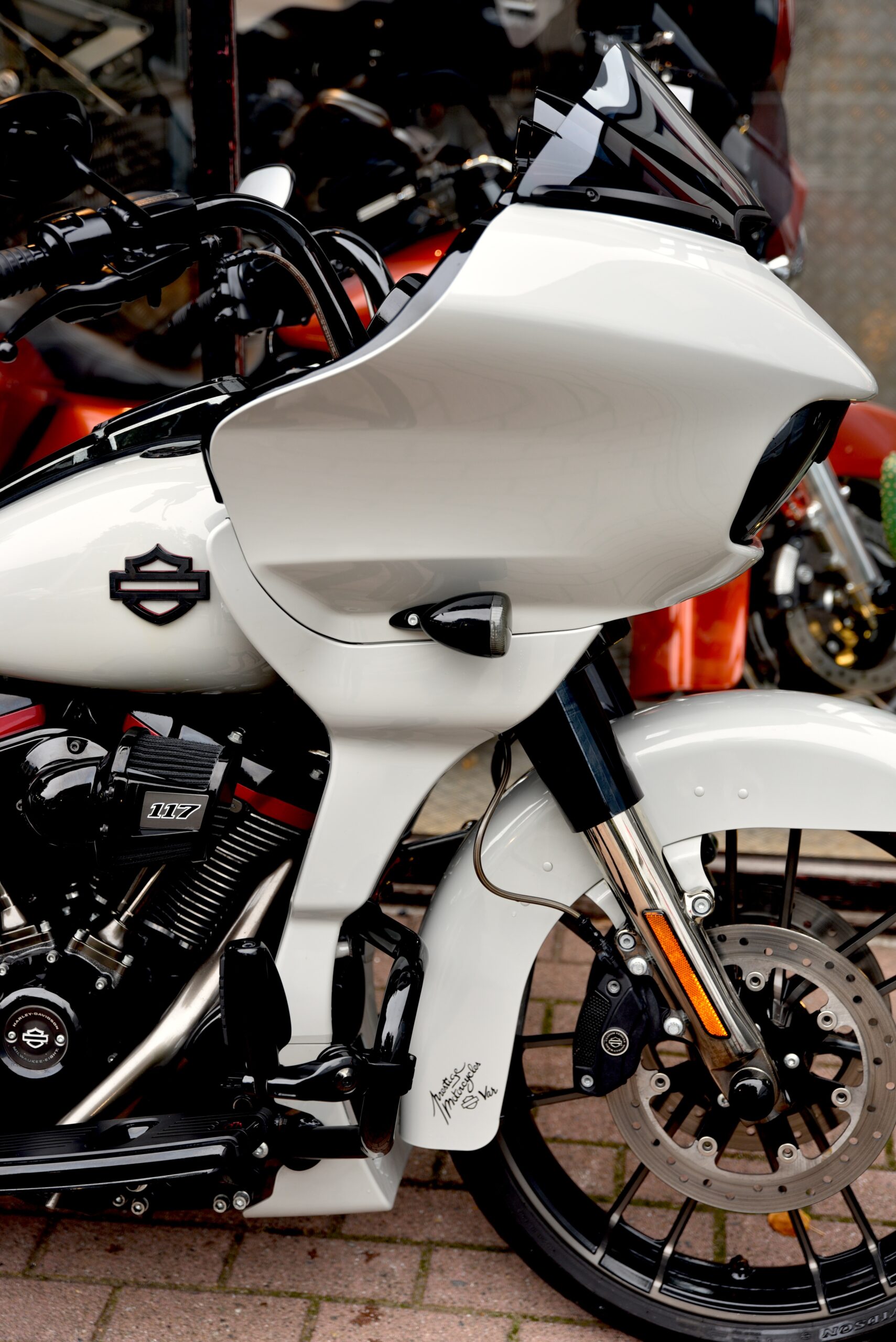 HARLEY DAVIDSON ROAD GLIDE CVO – Image 4