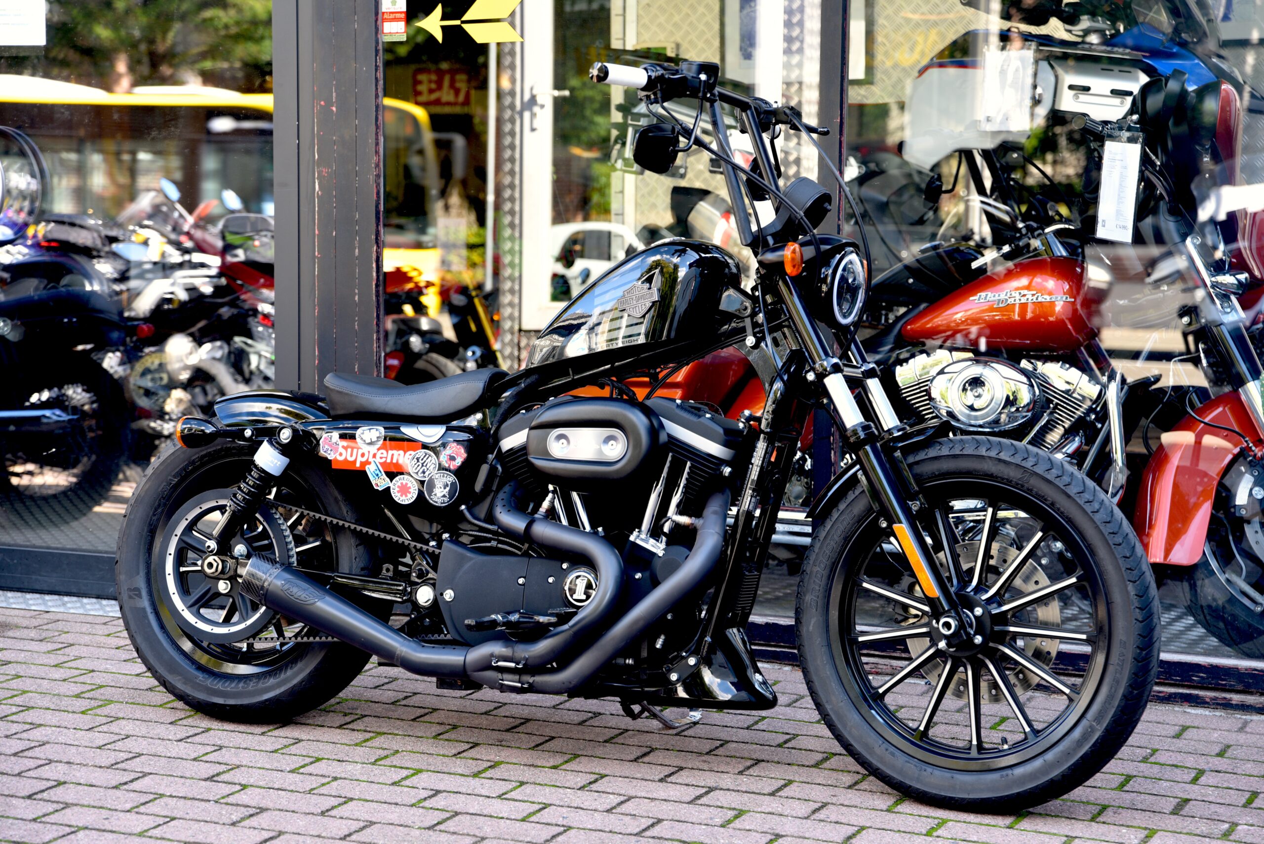 HARLEY DAVIDSON IRON 883