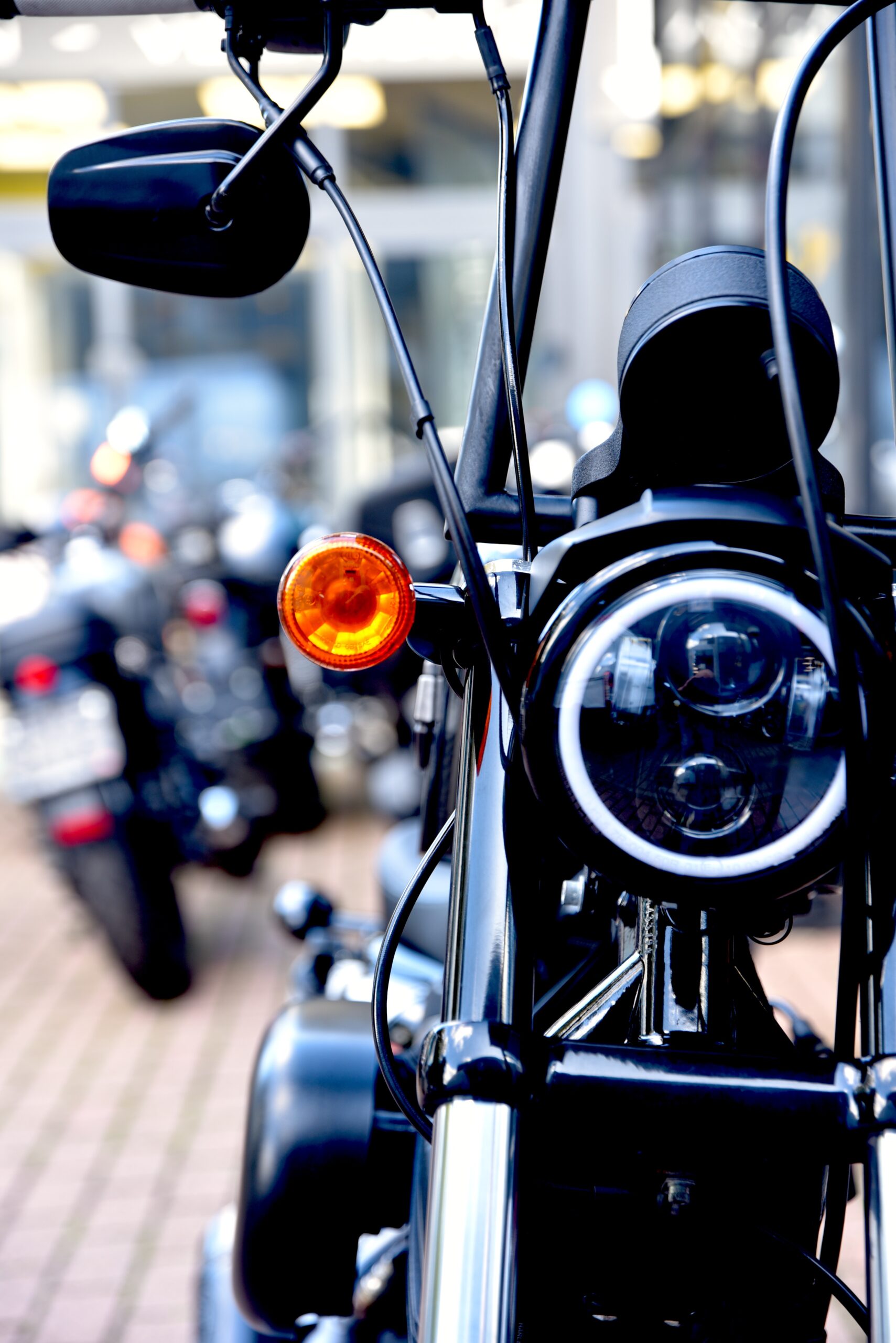 HARLEY DAVIDSON IRON 883 – Image 8