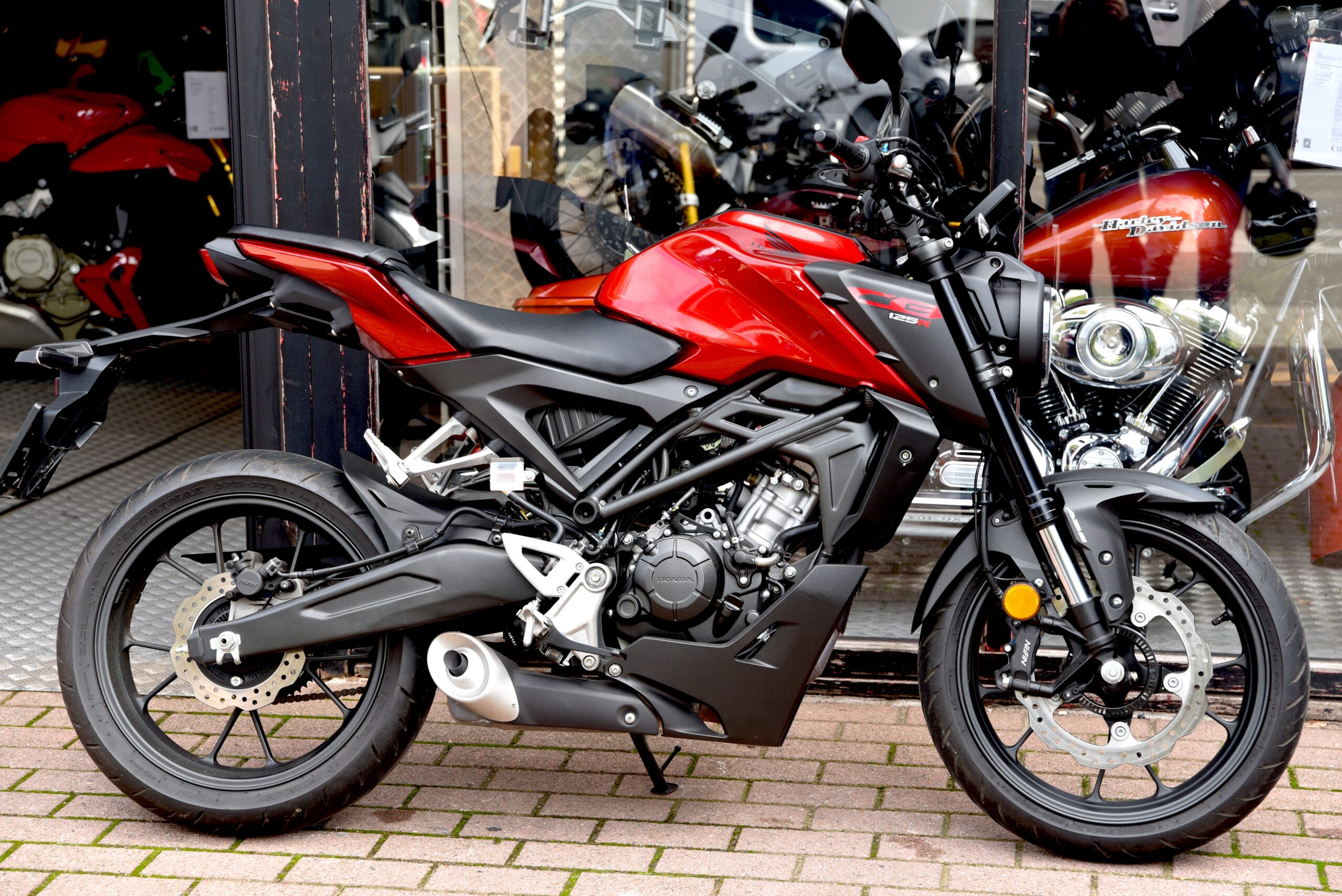 HONDA CB 125 R – Image 2
