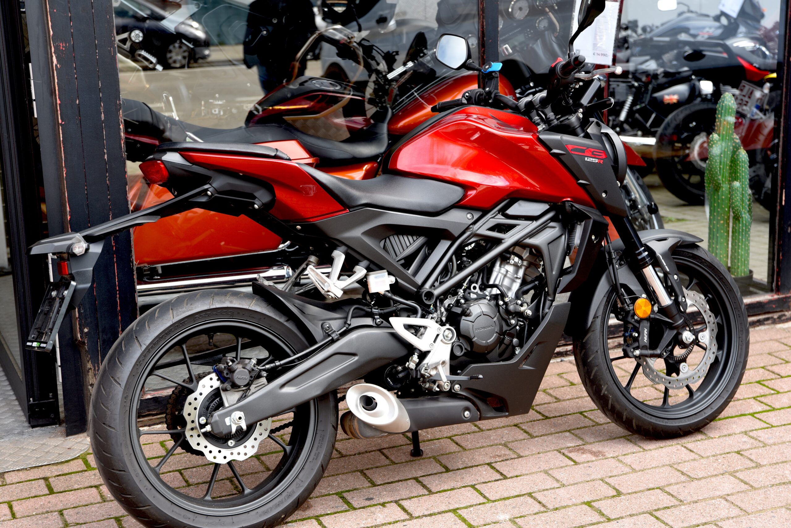 HONDA CB 125 R – Image 3