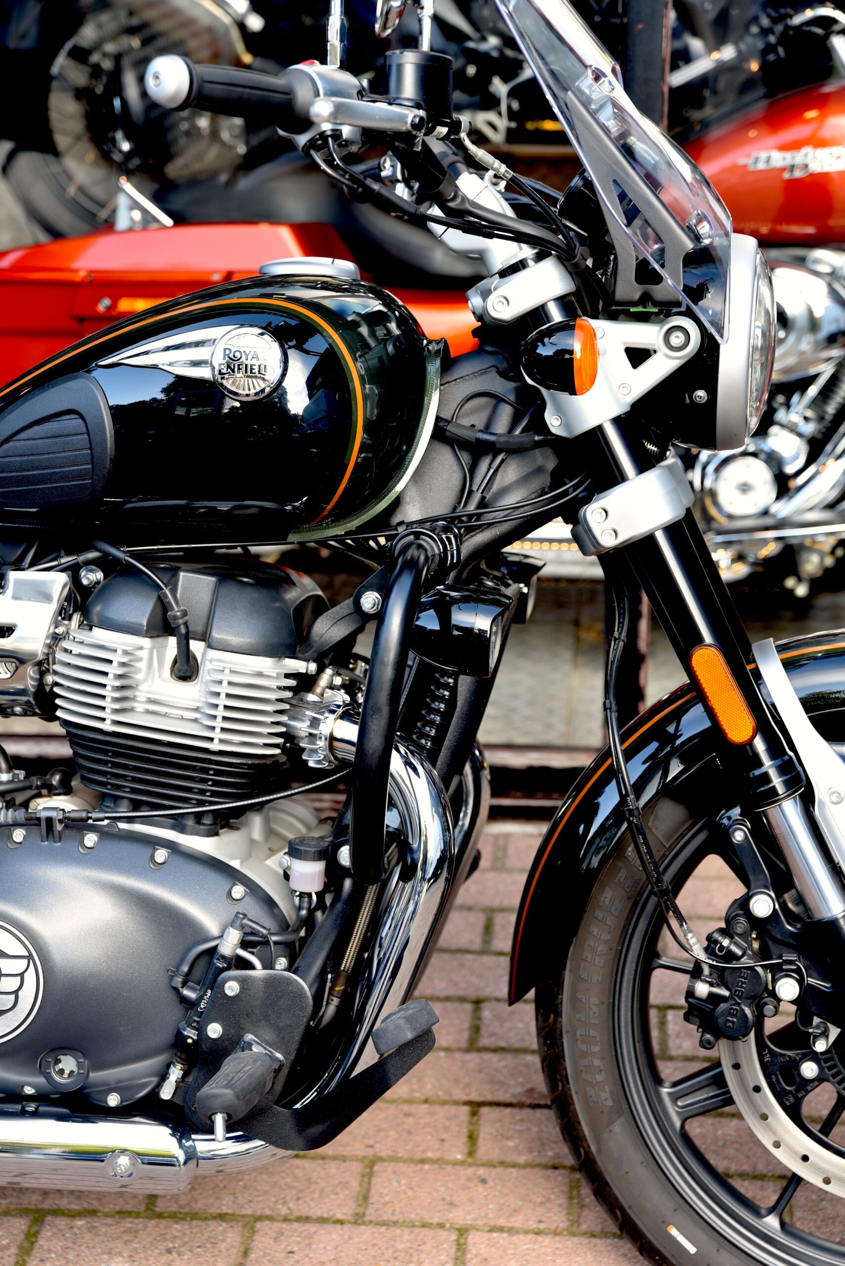 ROYAL ENFIELD 650 SUPER METEOR – Image 4