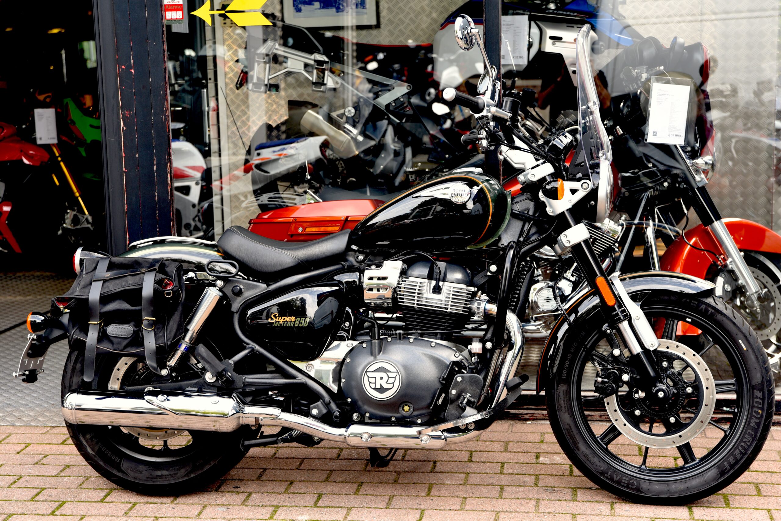 ROYAL ENFIELD SUPER METEOR 650 – Image 2