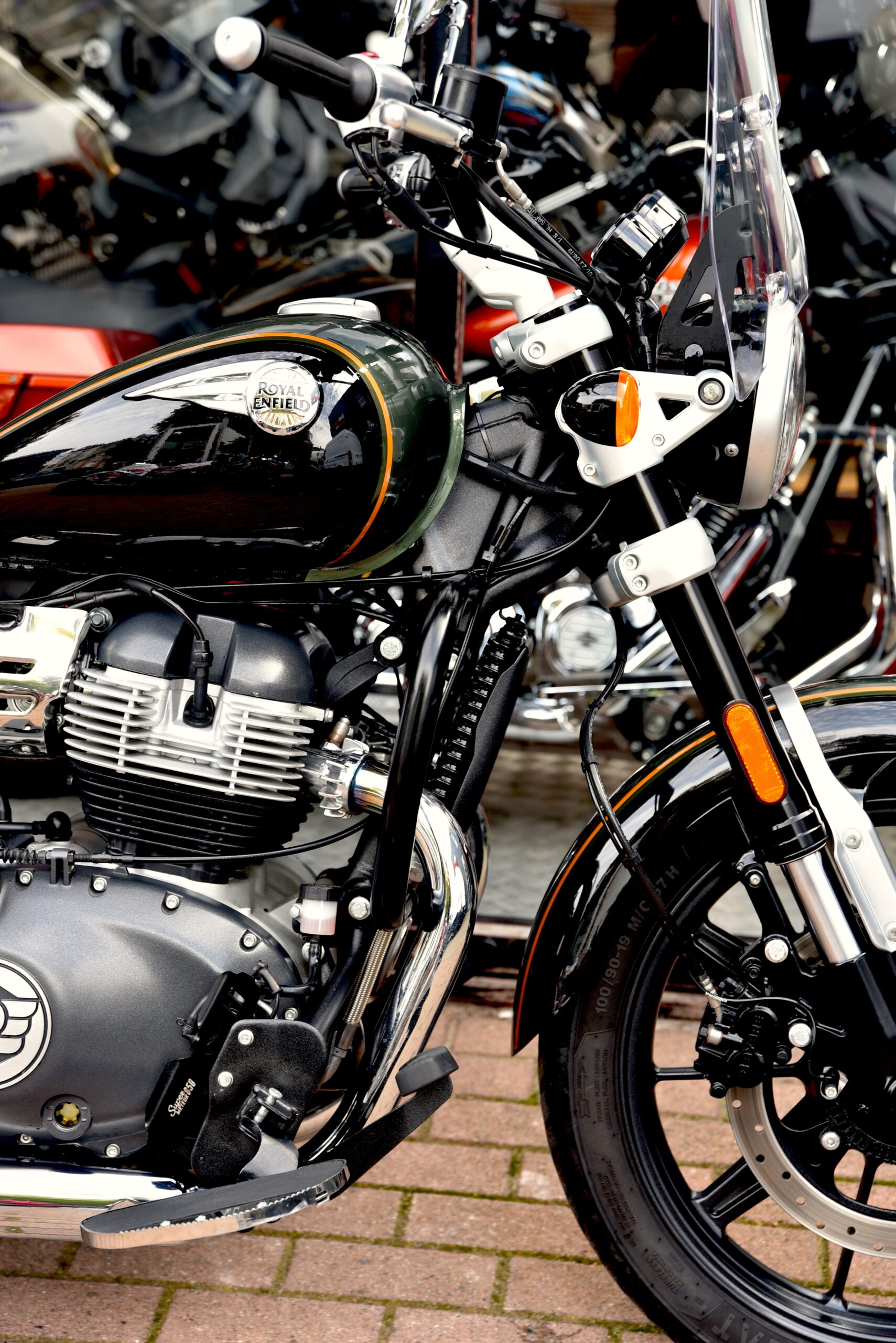 ROYAL ENFIELD SUPER METEOR 650 – Image 4