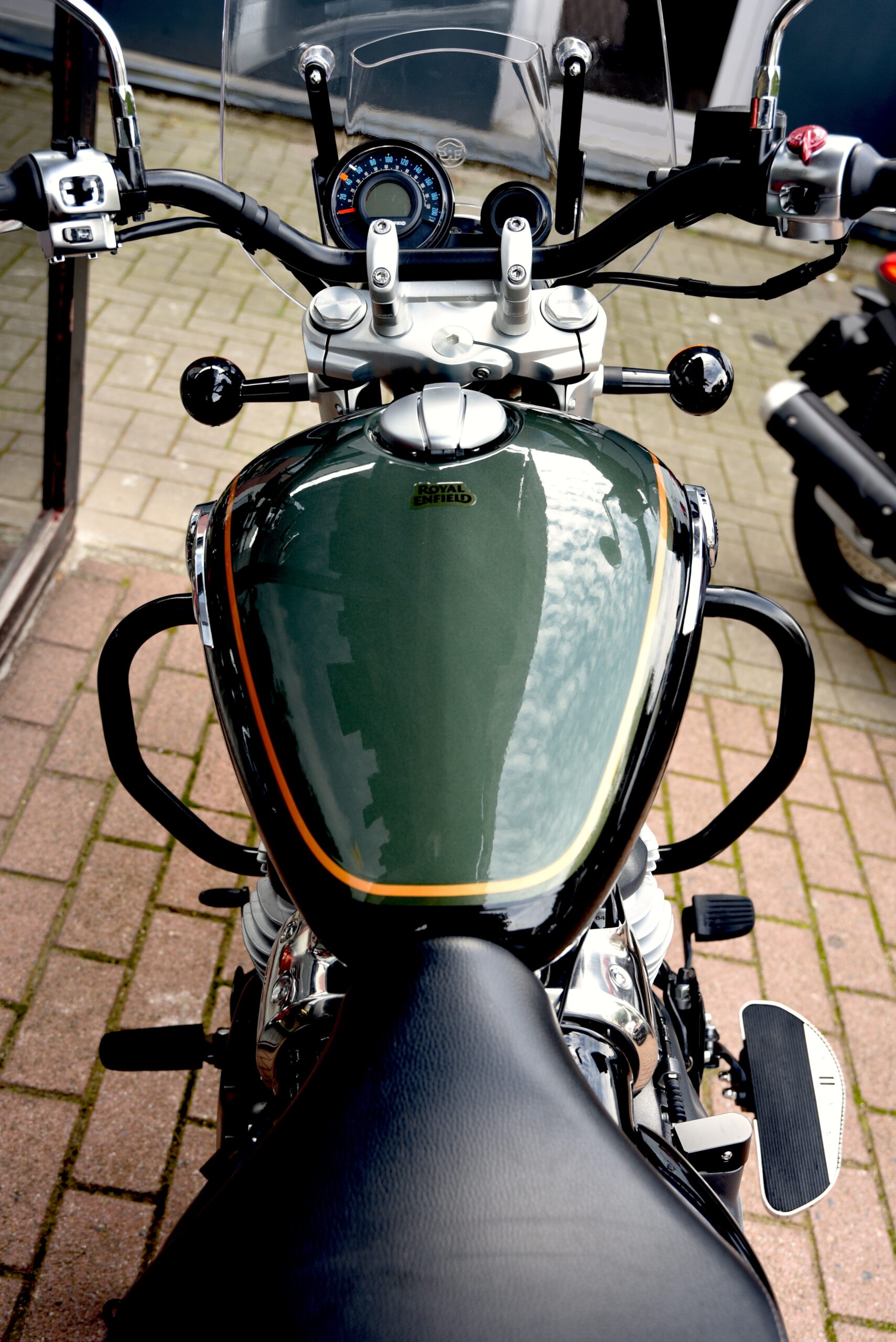 ROYAL ENFIELD SUPER METEOR 650 – Image 6