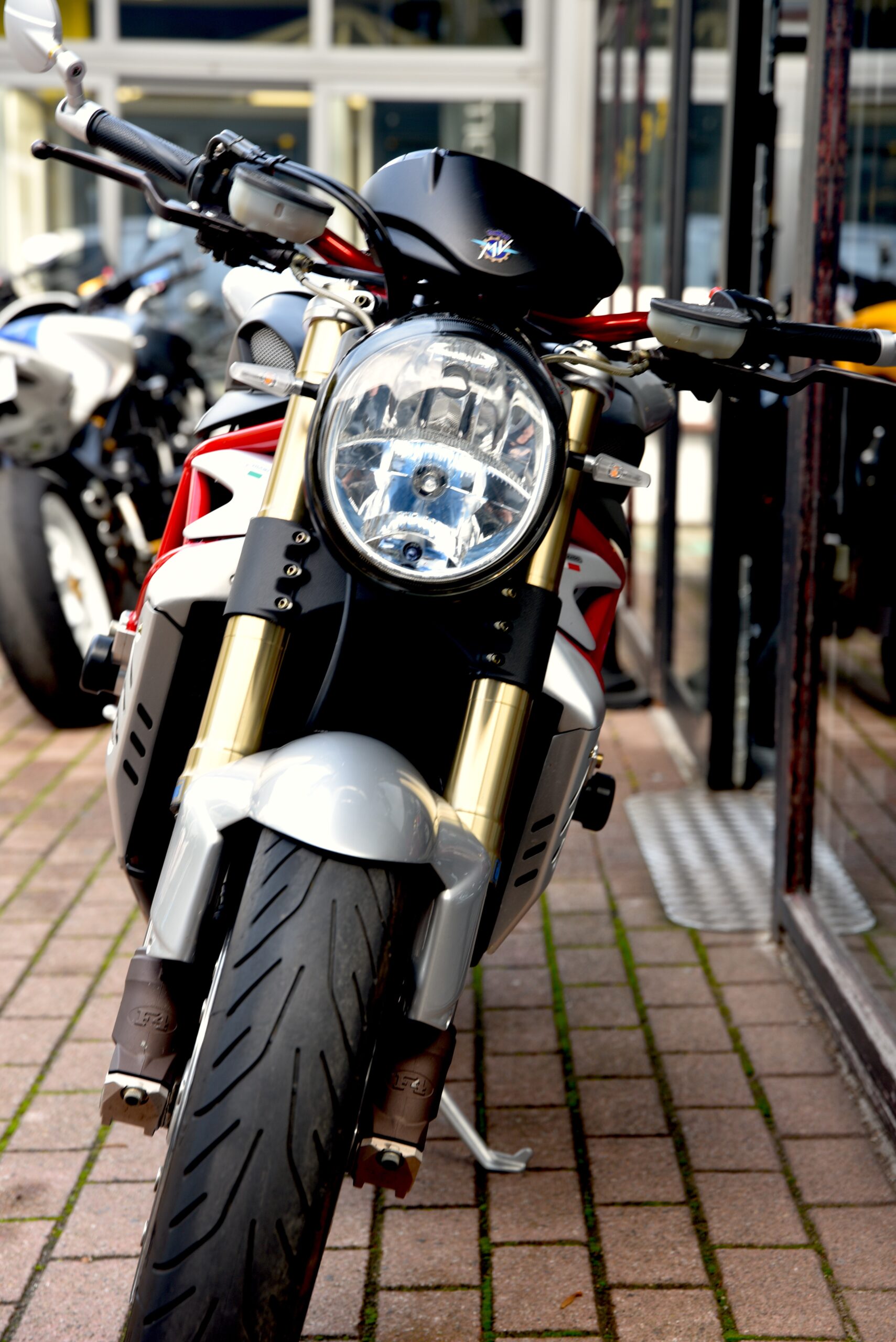 MV AGUSTA BRUTALE 910 S – Image 5