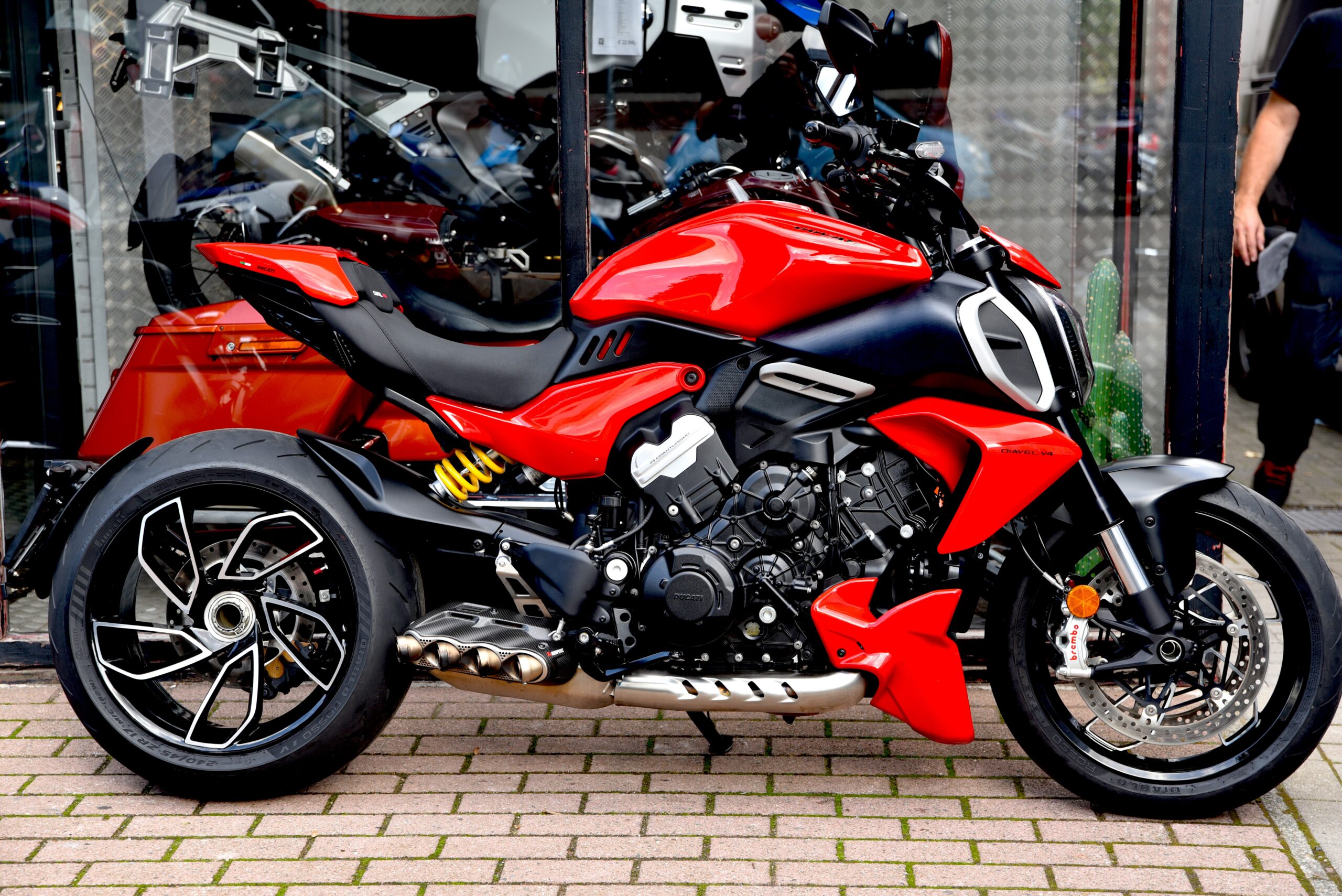 DUCATI DIAVEL V4 – Image 2