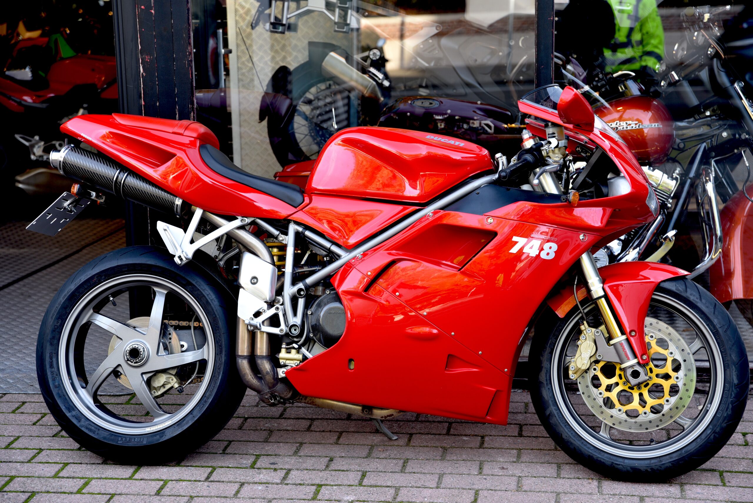 DUCATI 748 S – Image 2