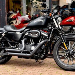 HARLEY DAVIDSON IRON 883