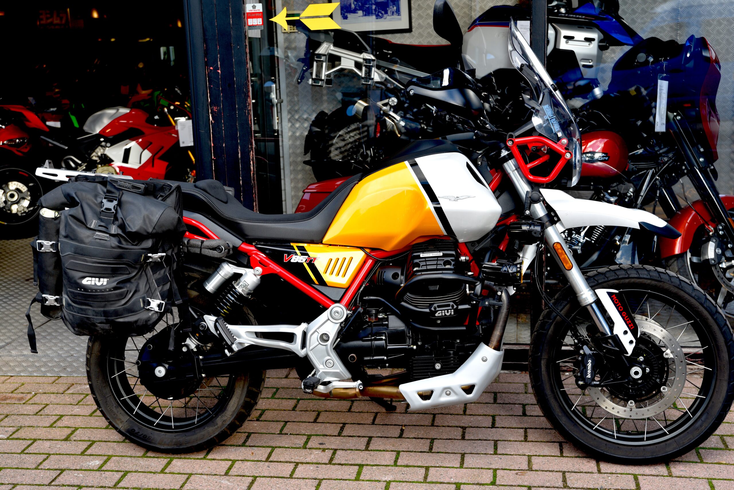 MOTO GUZZI V85 TT – Image 2