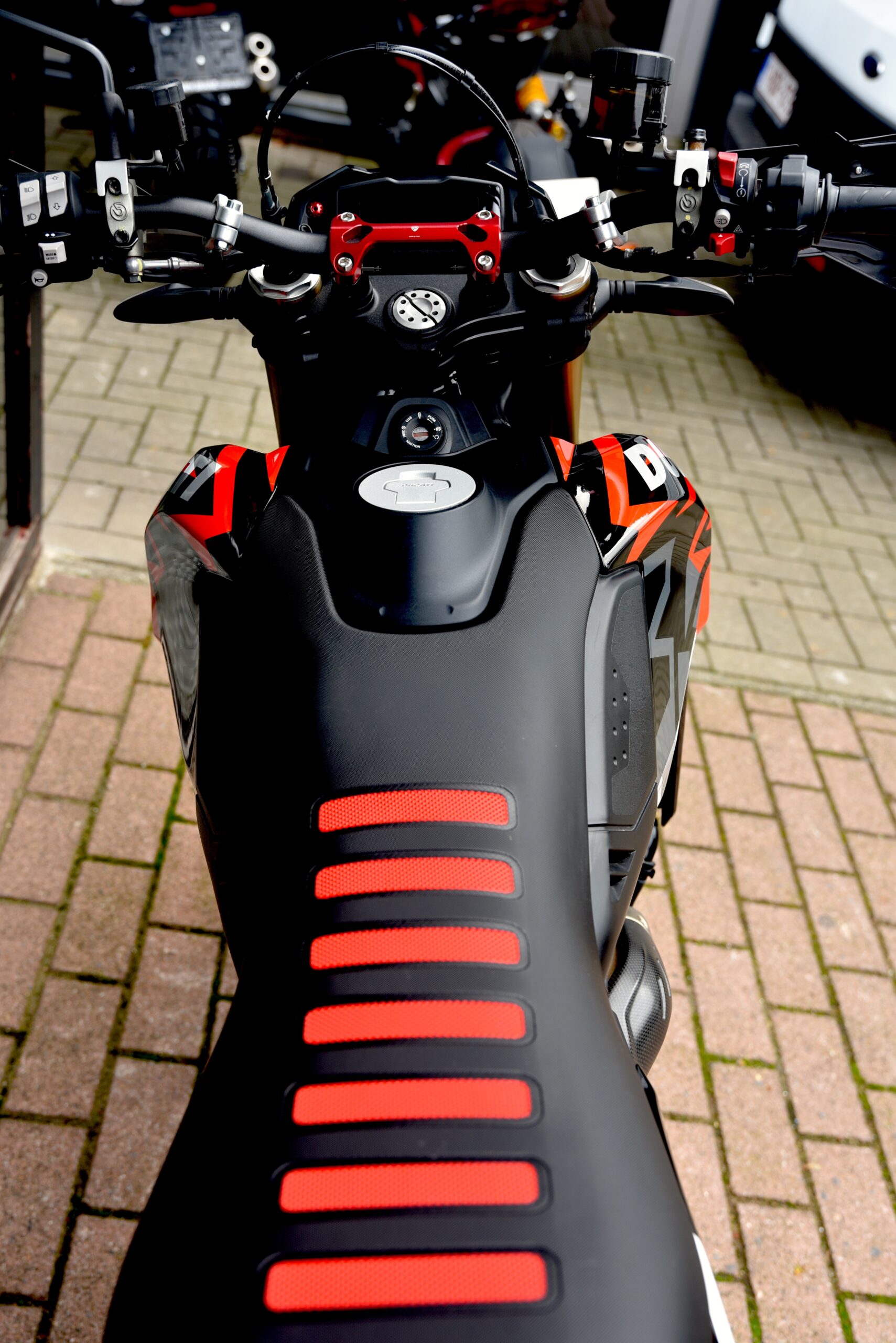 DUCATI HYPERMOTARD 698 MONO RVE – Image 6
