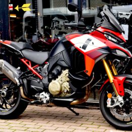 DUCATI MULTISTRADA V4 PIKES PEAK