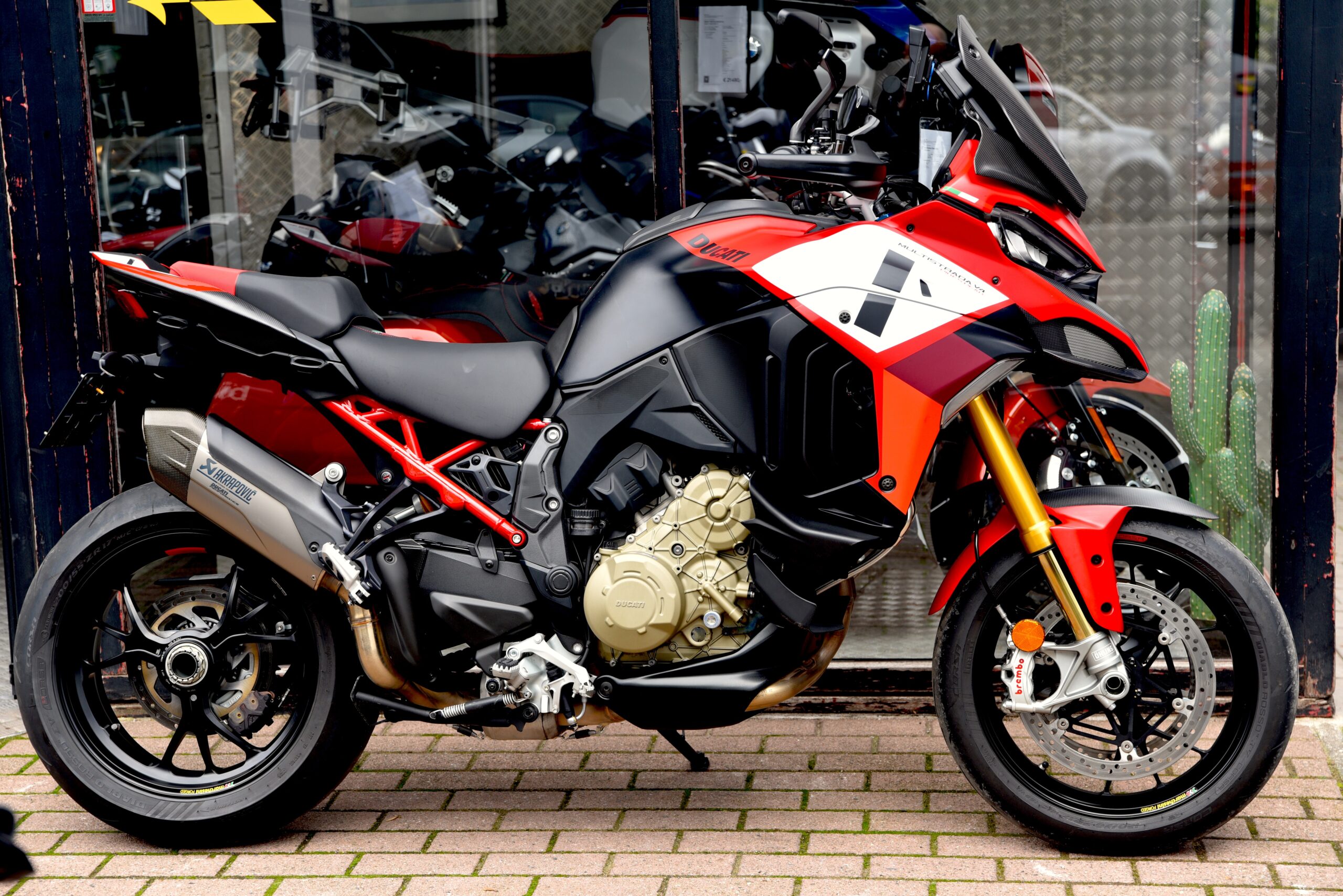 DUCATI MULTISTRADA V4 PIKES PEAK – Image 2