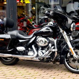HARLEY DAVIDSON 103 STREET GLIDE