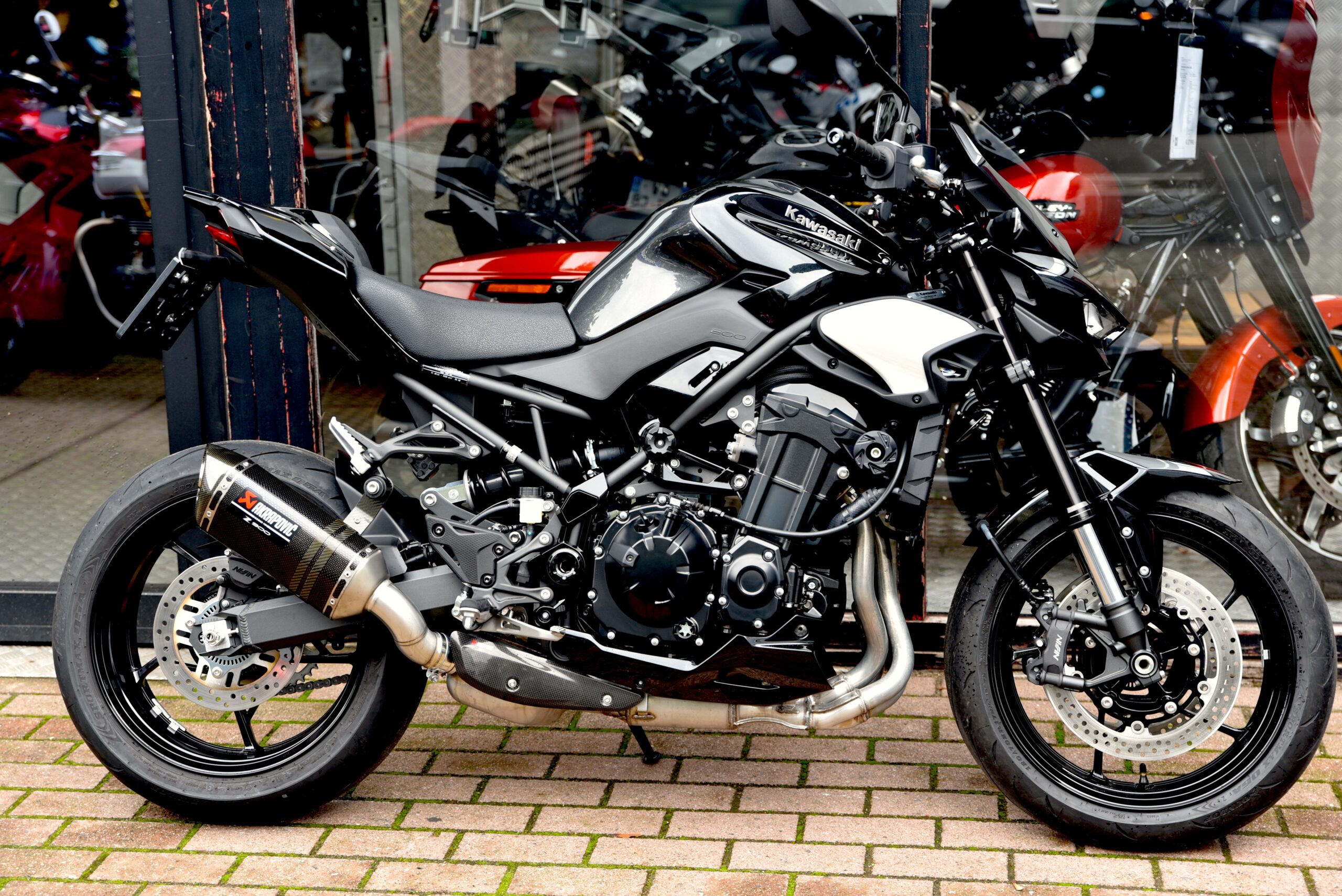 KAWASAKI Z 900 PERFORMANCE – Image 2