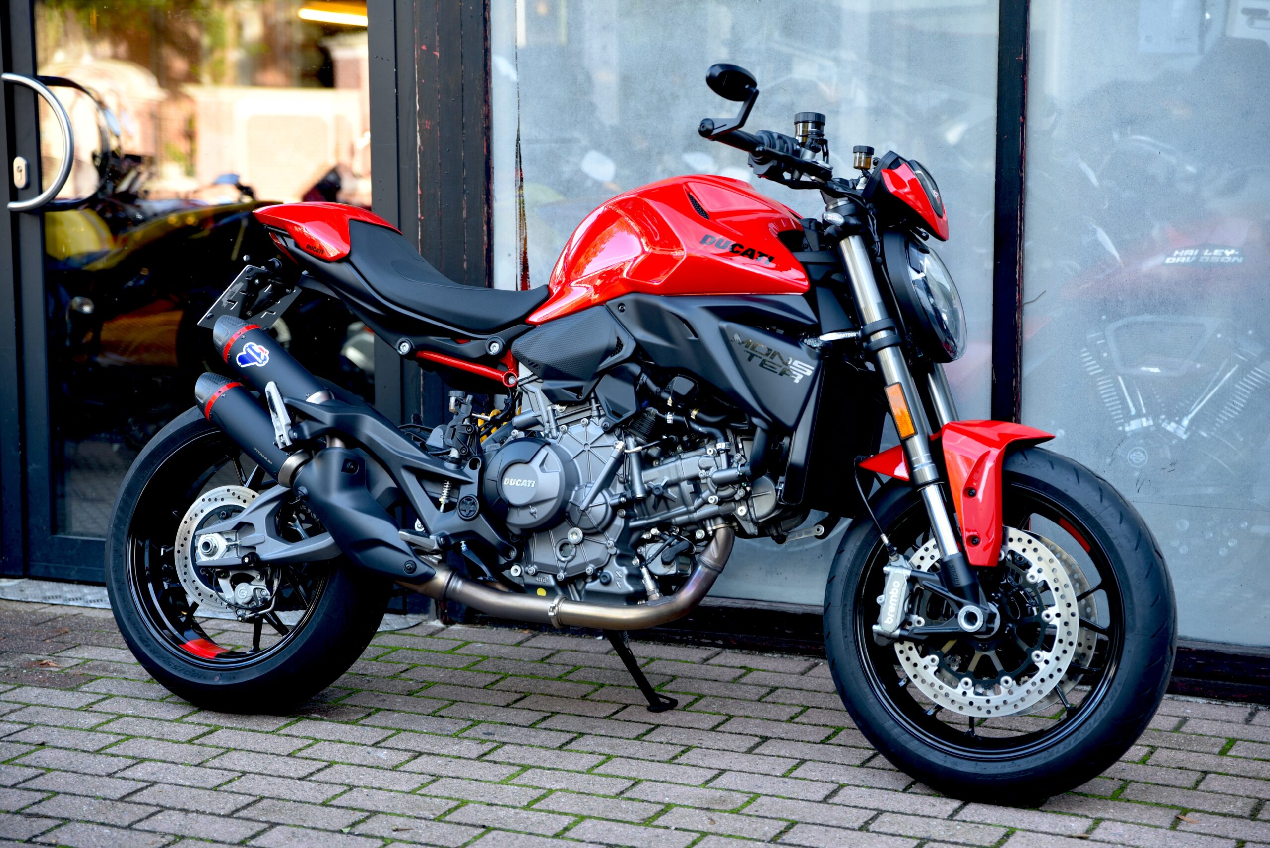 DUCATI MONSTER V2