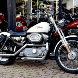 HARLEY DAVIDSON SPORTSTER 883