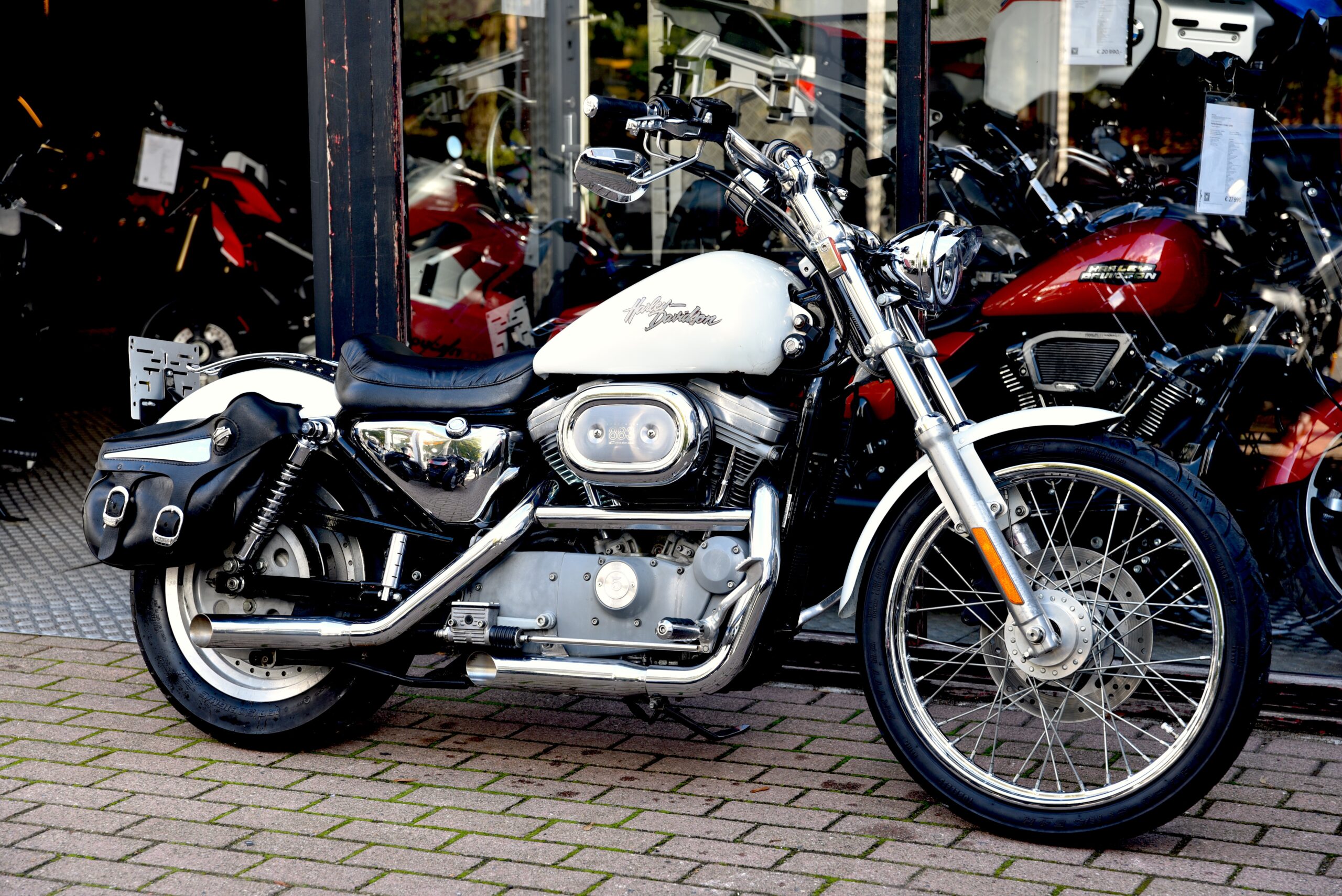 HARLEY DAVIDSON SPORTSTER 883