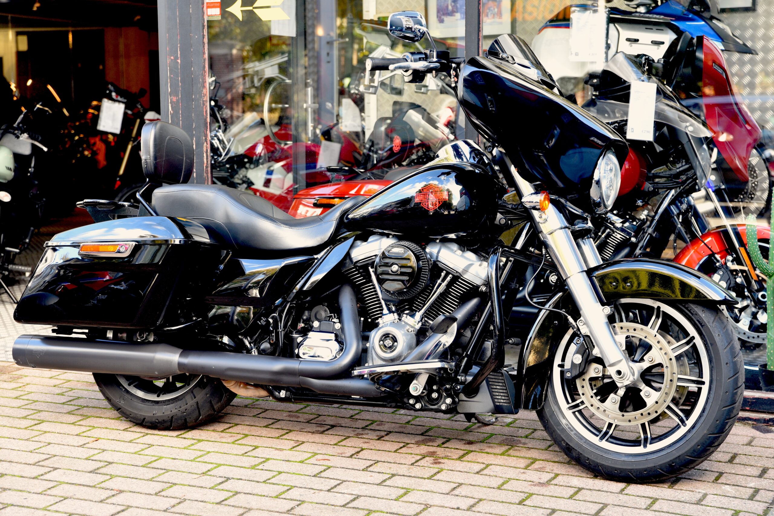 HARLEY DAVIDSON 107 ELECTRA GLIDE