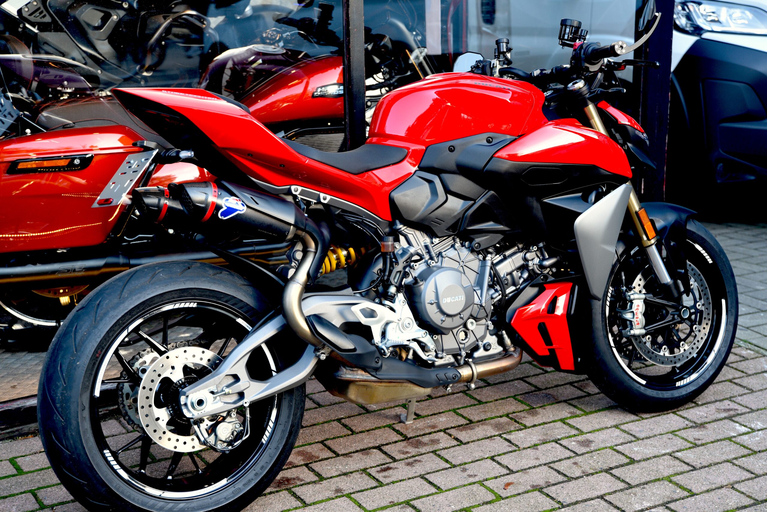 DUCATI STREETFIGHTER V2 – Image 3